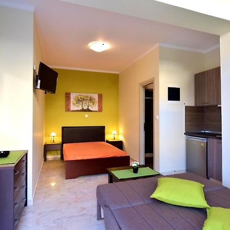 Elia Beach Modern Suites Flojitá Kültér fotó