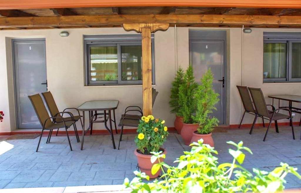 Elia Beach Modern Suites Flojitá Kültér fotó