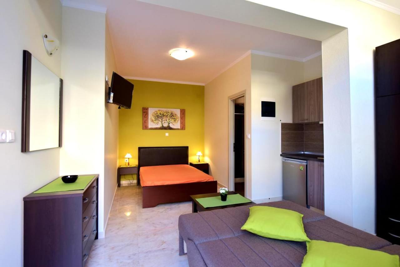 Elia Beach Modern Suites Flojitá Kültér fotó