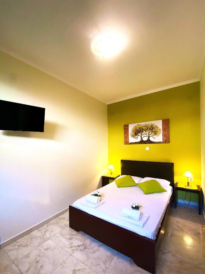 Elia Beach Modern Suites Flojitá Kültér fotó